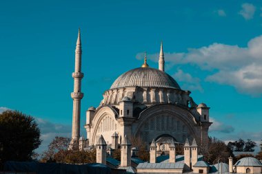Nuruosmaniye Camii. İstanbul 'daki camilerin arka plan fotoğrafı. Ramazan veya kandil veya laylat al-Qadr veya İslami arkaplan fotoğrafı.