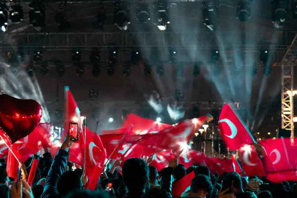 Povo Turco Agitando Bandeiras Turcas Dias Nacionais Turquia Desfoque Movimento — Fotografia de Stock