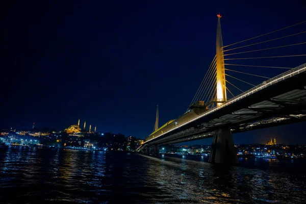 Noche Estambul Halic Metro Bridge Suleymaniye Mosque Con Cuerno Oro — Foto de Stock