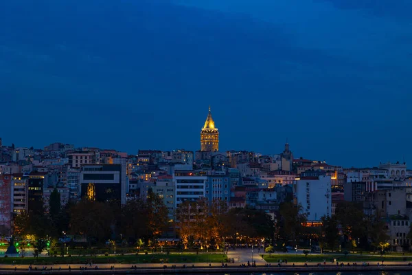 Torre Galata Estambul Por Noche Foto Fondo Estambul Ruido Incluido — Foto de Stock