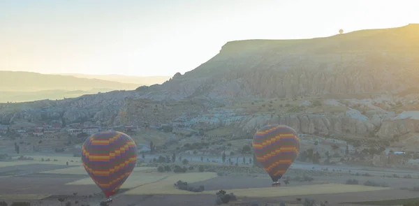 Μπαλόνια Θερμού Αέρα Προσγείωσε Αερόστατα Θερμού Αέρα Στην Καππαδοκία Την — Φωτογραφία Αρχείου