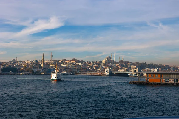 Паром Городской Пейзаж Стамбула Утром Путешествие Турцию Фон Стамбул Турция — стоковое фото