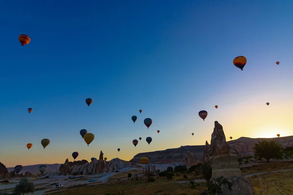 Kappadokien Bei Sonnenaufgang Heißluftballons Himmel Morgen Kappadokien Nevsehir Türkei 2021 — Stockfoto