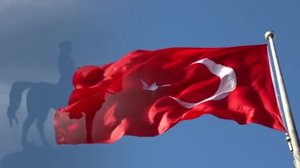 胜利日或土耳其的30个Agustos Zafer Bayrami背景视频 Ataturk纪念碑和挥动土耳其国旗 — 图库视频影像