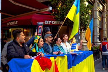 Ukraynalı protestocular Rus işgalini İstanbul 'da protesto ettiler. İstanbul Türkiye - 3.27.2022
