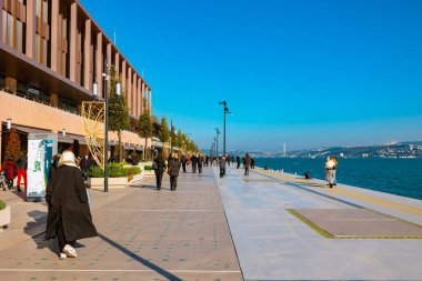 Galataport Güvertesi. Gündüz vakti Galataport İstanbul Alışveriş Merkezi. İstanbul Türkiye - 1.14.2022