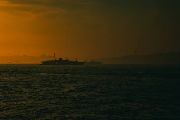 Istanbul Moody View Cityscape Istanbul Foggy Weather Underexposure Shot Bosphorus — Stock Photo, Image