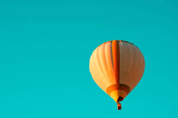 Hot Air Balloon Isolated Turquoise Background Ballooning Festival Activity Background — Stock Photo, Image