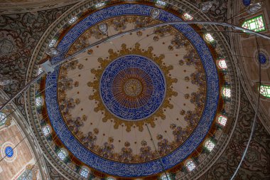 Edirne 'deki Bayezid II Camii Kubbesi. İslami mimari arka plan fotoğrafı. Edirne Türkiye - 10.25.2021