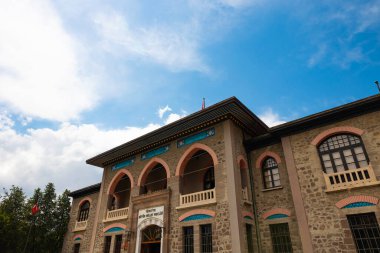 Ulus Ankara 'daki ilk Türkiye parlamentosu. Birinci Meclis Binasi Türkçe. 23 Nisan veya 23 Nisan arkaplan fotoğrafı. Ankara Türkiye - 5.17.2022