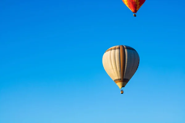 Een Luchtballon Reizen Toerisme Vakantie Concept Foto Achtergrond Van Ballonnenactiviteiten — Stockfoto