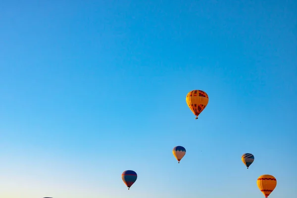 Varmluftsballonger Himlen Ballong Aktivitet Eller Varmluft Ballong Festival Bakgrund Foto — Stockfoto