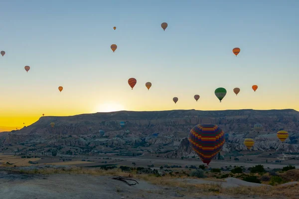 Balony Ogrzane Powietrze Wschodzie Słońca Kapadocji Goreme Nevsehir Turcja 2021 — Zdjęcie stockowe