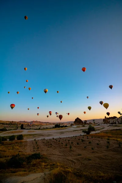 Kapadokya Nın Gökyüzünde Sabah Güneş Doğarken Sıcak Hava Balonları Goreme — Stok fotoğraf