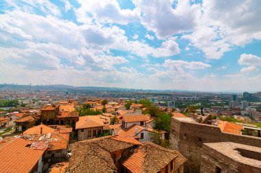 Ankara arkaplan fotoğrafı. Ankara 'nın bulutlu gökyüzü manzarası. Başkent Türkiye.