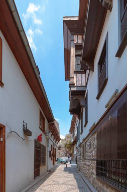 Ankara Şatosu 'nda bir sokak. Geleneksel Türk evleri. Ankara Türkiye - 5.16.2022