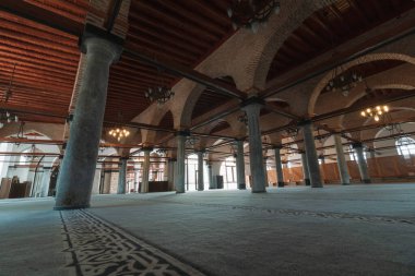 Konya Alaaddin Keykubad Camii 'nin içi. Anadolu 'da Seljuk mimarisi. Konya Türkiye - 5.18.2022