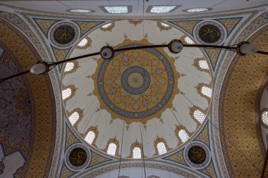 Konya 'daki Sultan Selim Camii' nin Kubbesi. Osmanlı mimarisi Anadolu 'da. Konya Türkiye - 5.18.2022