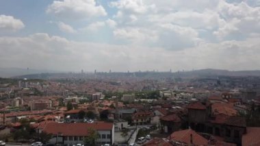 Ankara görüşü. Ankara Kalesi 'nin başkenti Türkiye' ye bakış açısı. Soldan sağa döndürme hareketi.