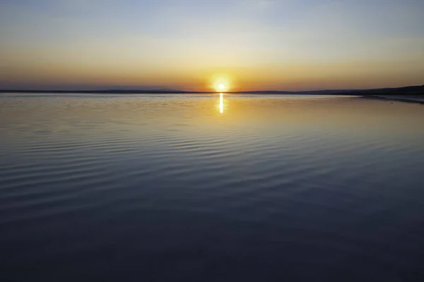 Pôr Sol Sobre Foto Fundo Lago Inspiração Citação Conceito Religioso — Fotografia de Stock