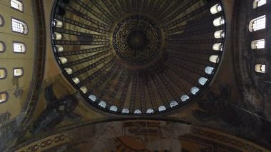 Ayasofya ya da Ayasofya Camii. Ayasofya 'nın içi. İstanbul arka plan videosuna git. İstanbul Türkiye - 4.25.2022