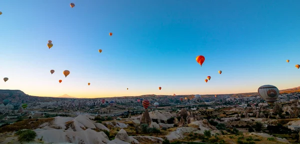 Panoramic View Cappadocia Hot Air Balloons Sunrise Nevsehir Turkey 2021 — ストック写真