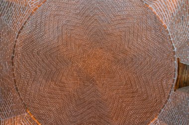 Karatay Madrasa 'nın tuğla kubbesi ya da Konya' daki Karatay Medresesi. Seljuk Mimarlık. Konya Türkiye - 5.18.2022