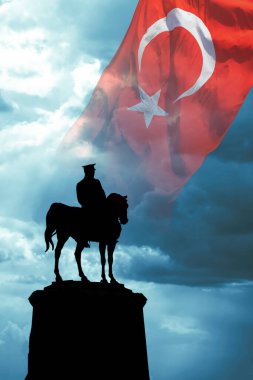 Türkiye 'nin 30 Ağustos zafer günü veya 30 Ağustos zafer bayrami arka plan dikey fotoğraf. Mustafa Kemal Atatürk ve Türk bayrağının silueti.