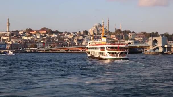 Ferry Istanbul Sunrise Golden Horn Eminonu District Travel Turkey Background — Vídeos de Stock