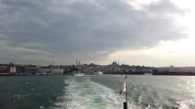 İstanbul zaman aşımı görüntüleri. İstanbul 'un Boğaz' daki bir feribottan çekilmiş videosu. İstanbul Türkiye - 7.13.2019