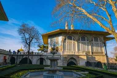 Bağdat pavilyonu ya da Topkapı Sarayı 'ndaki Bağdat Kosku. İstanbul 'un arka plan fotoğrafının simgeleri. İstanbul Türkiye - 12.27.2021