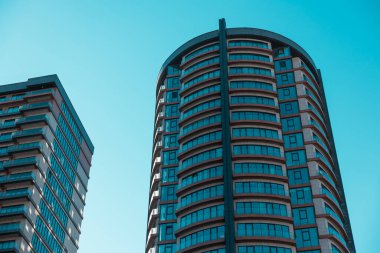 Konut binası. İnşaat endüstrisinin arka plan fotoğrafı. Apartman kompleksi.