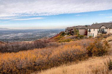 Utah 'ta geniş bir konut alanı ve çalılık alanı var.