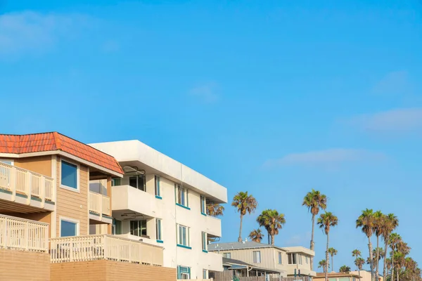 Woningbouw buiten op rij in Oceanside, Californië — Stockfoto