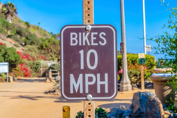 Mph Táblát Biciklizik Kaliforniai San Clemente Ben Figyelmeztető Jel Kerékpárosok — Stock Fotó