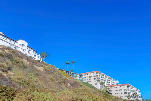 Duże Budynki Mieszkalne Zboczu Góry San Clemente Kalifornii Sąsiedztwo Apartamentowców — Zdjęcie stockowe