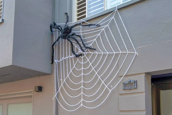 Aranha Preta Pelúcia Numa Casa São Francisco Califórnia Decoração Holloween — Fotografia de Stock