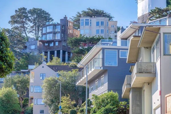 Mehrfamilienhäuser Einem Hang San Francisco Kalifornien Blick Auf Wohngebäude Mit — Stockfoto