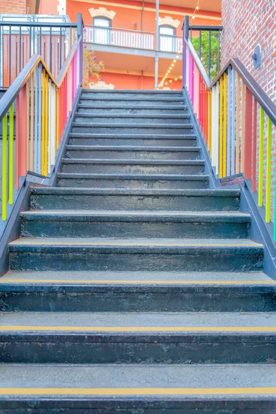 Escaleras Exteriores Hormigón Con Barandillas Colores Cerca Del Fisherman Wharf —  Fotos de Stock