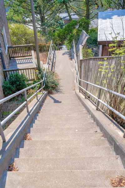 Escadas Concreto Com Corrimão Metal Desembarque São Francisco Califórnia Vista — Fotografia de Stock