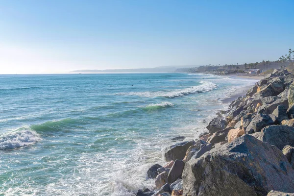 Waves Blue Oceanfront San Clemente California Rocks Seawall Right Sea — Stockfoto