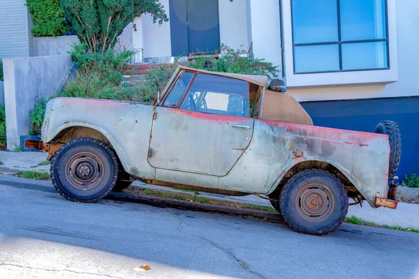 Old Pickup Sloped Street San Francisco California Pickup Concrete Pavement — Stockfoto