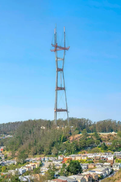 Sutro Tower Top Hill Surrounded Trees Residential Area San Francisco — Stockfoto