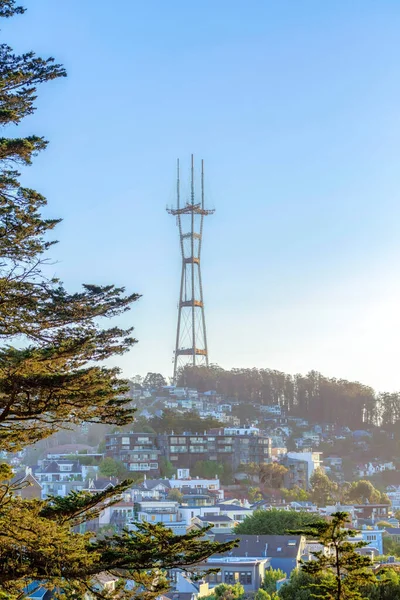 Sutro Tower Sunset Hour San Francisco Trees Front View Residential — ストック写真