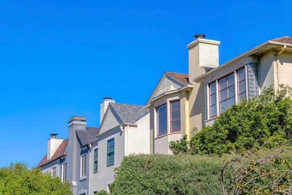 Shrubs Front Houses Sky San Francisco California Adjacent Homes Asphalt — Stockfoto