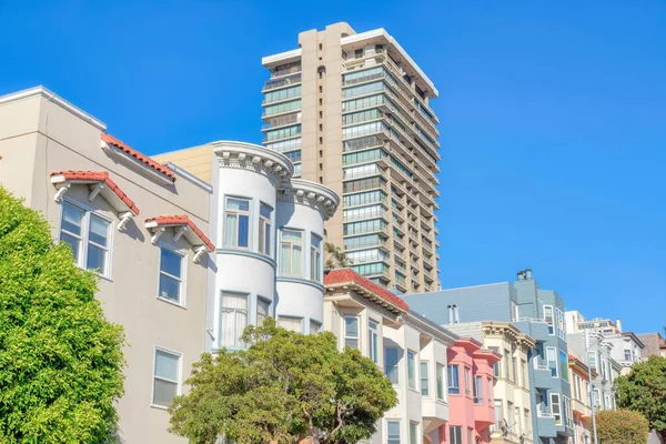 Row Victorian Style Apartments High Rise Building Railings San Francisco — Fotografia de Stock