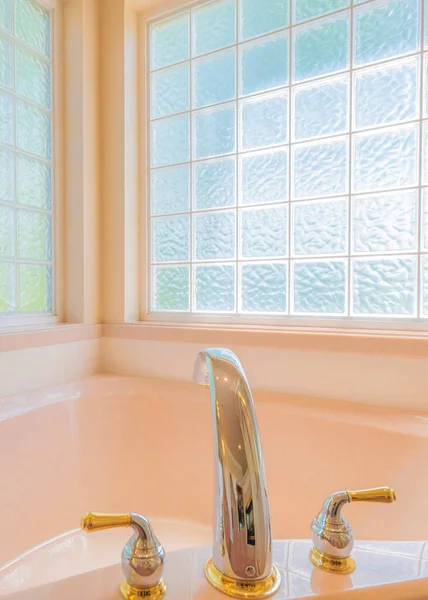Vertical Corner Bathtub Deck Mounted Widespread Stainless Gold Faucet Fixture — Foto de Stock