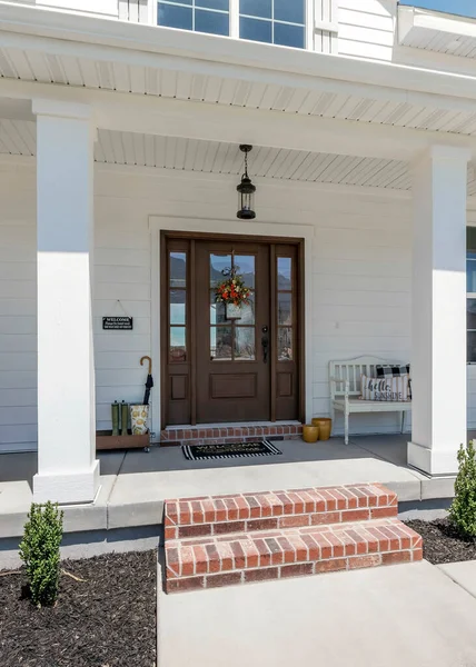 Vertical Classic Front Porch House White Siding Exterior Bricks Step — Foto de Stock