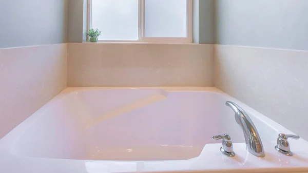 Panorama Sun Flare Bathroom Interior Bathtub Window Succulent Alcove Tub — 스톡 사진