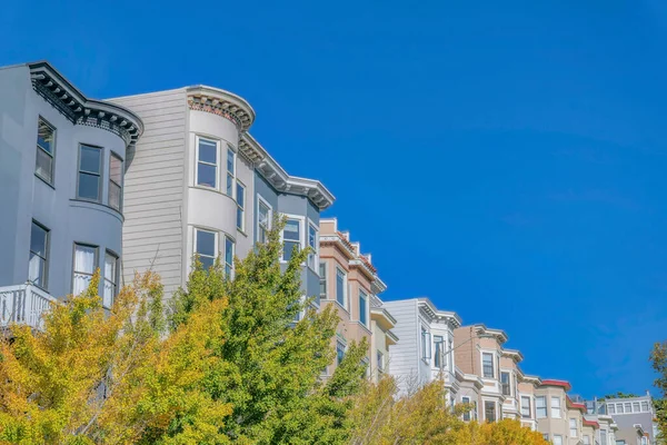 Facade Homes Trees Blue Sky San Francisco California Residential Landscape — Stock Photo, Image